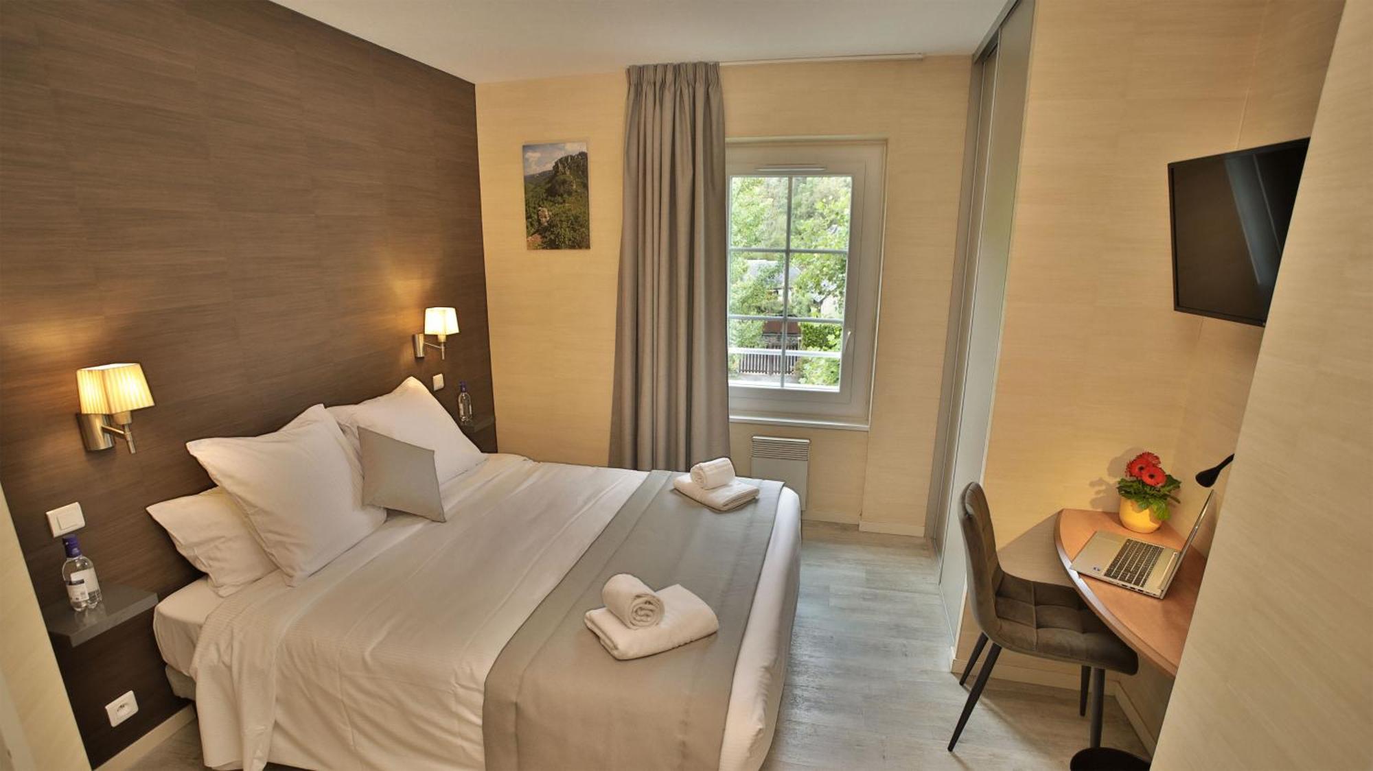 L'Hotel Des Bains - Salles-La-Source Eksteriør bilde
