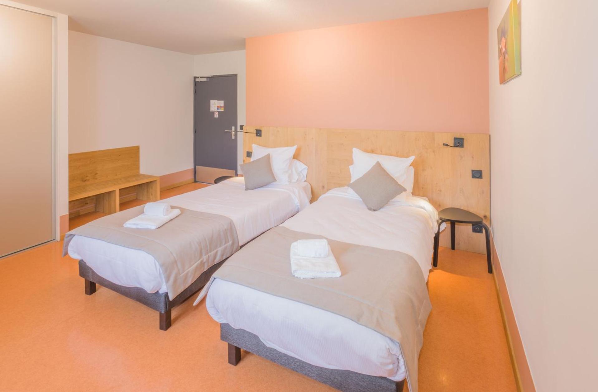 L'Hotel Des Bains - Salles-La-Source Eksteriør bilde