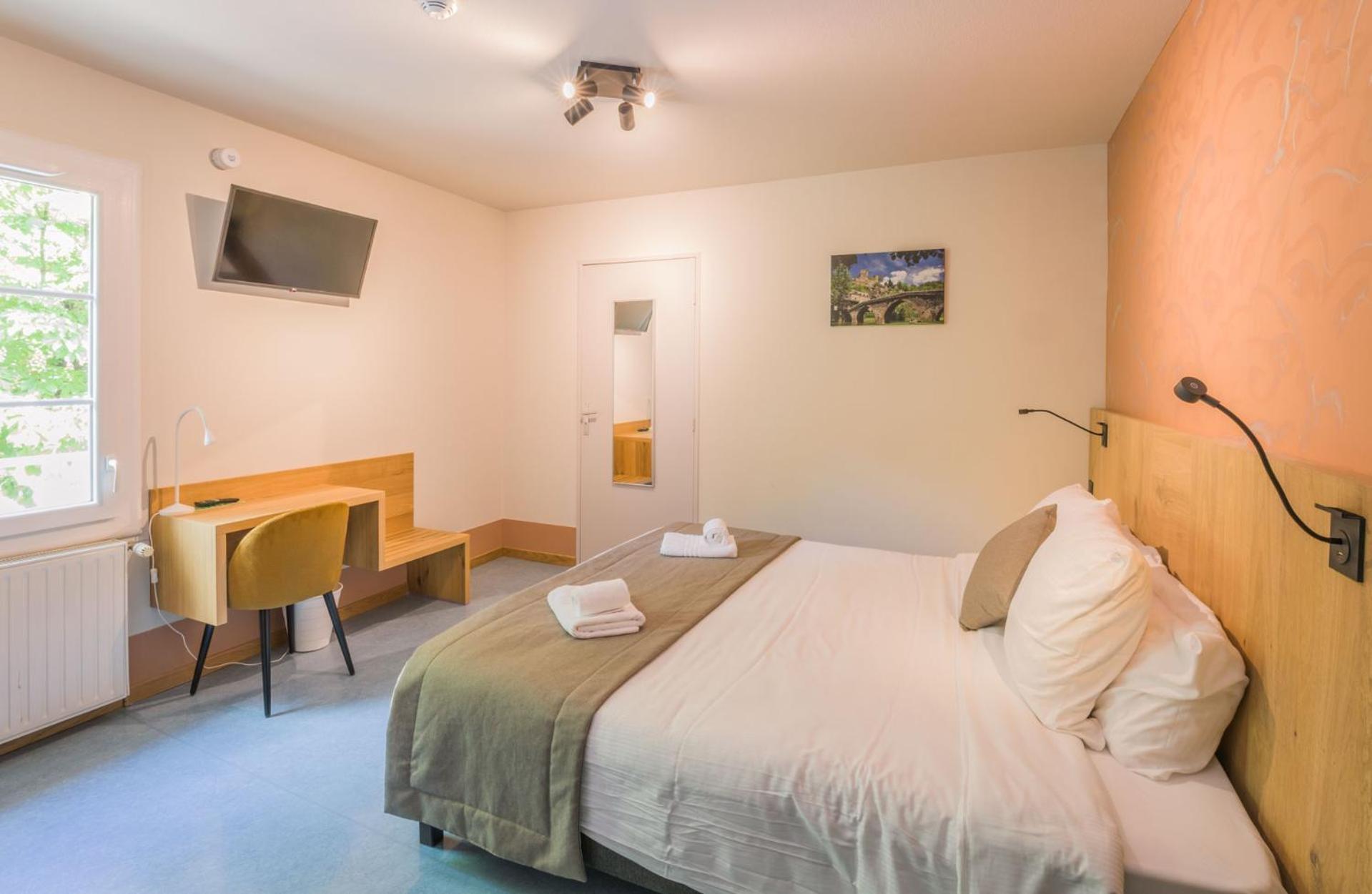 L'Hotel Des Bains - Salles-La-Source Eksteriør bilde